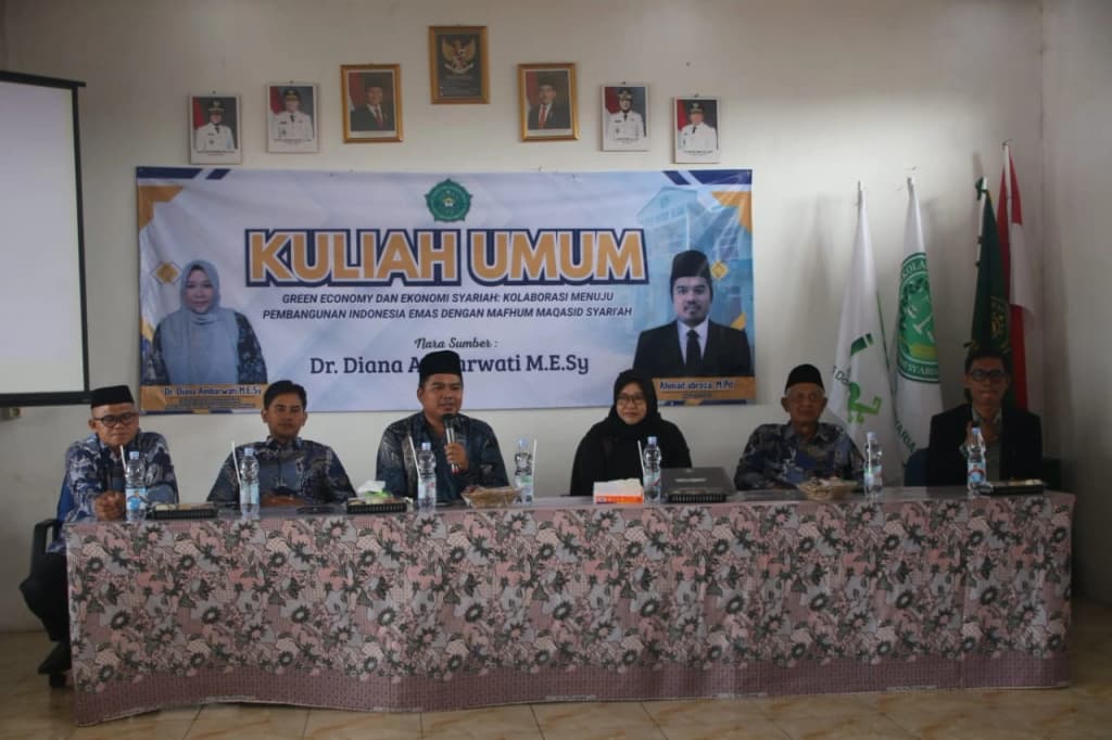 Kuliah Umum STIS Darul Ulum: Kolaborasi Green Economy dan Ekonomi Syariah Menuju Indonesia Emas dengan Mafhum Maqashid Syariah