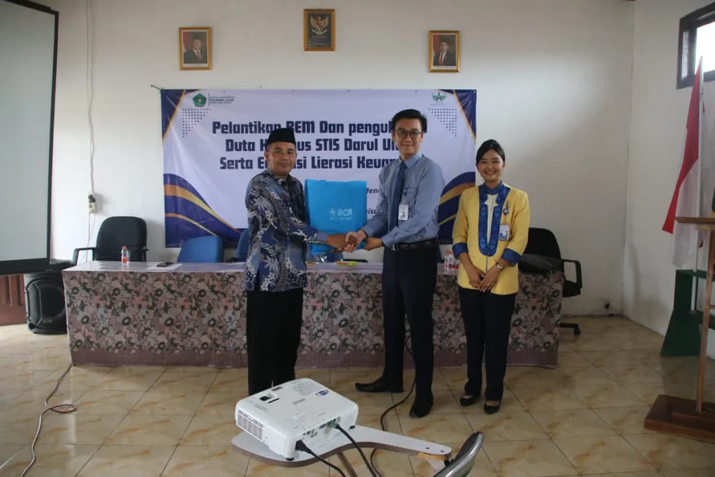 STIS Darul Ulum Lampung Timur Gelar Edukasi Literasi Keuangan Bersama Bank BCA: Bekal Bijak Kelola Uang Sejak Dini
