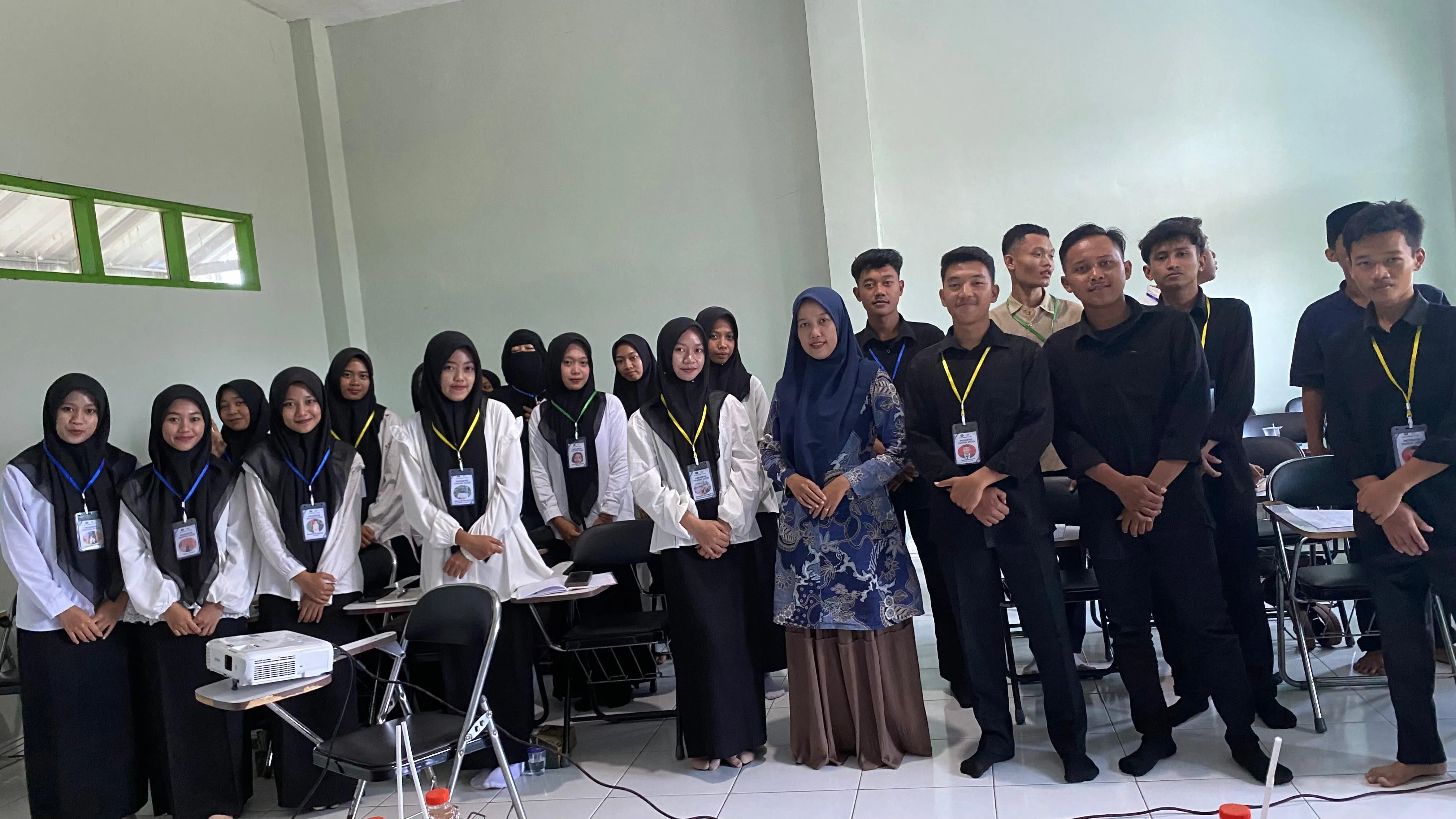 “Menjadi Ekonom Syariah Masa Depan: Habibatul Fauziah Bekali Mahasiswa Baru STIS Darul Ulum dengan Kompetensi dan Karakter”