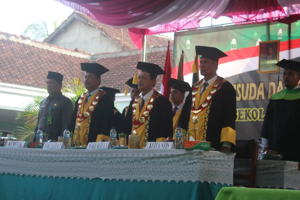 WISUDA STIS DARUL ULUM LAMPUNG TIMUR